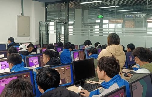 选数控还是电子商务专业