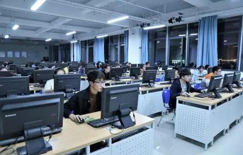 电子商务专业进哪个公司