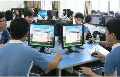 电子商务专业有几个班级